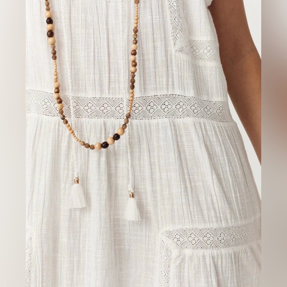 Elegant Cream Linen Sleeveless Dress - Picture 2 of 10